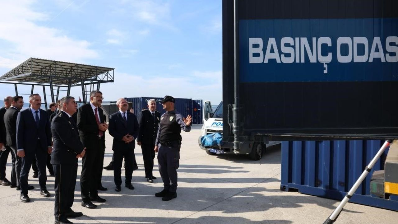 İçişleri Bakan Yardımcısı Ali Çelik, Çanakkale Deniz Polisi Eğitim Merkezi'ni İnceledi