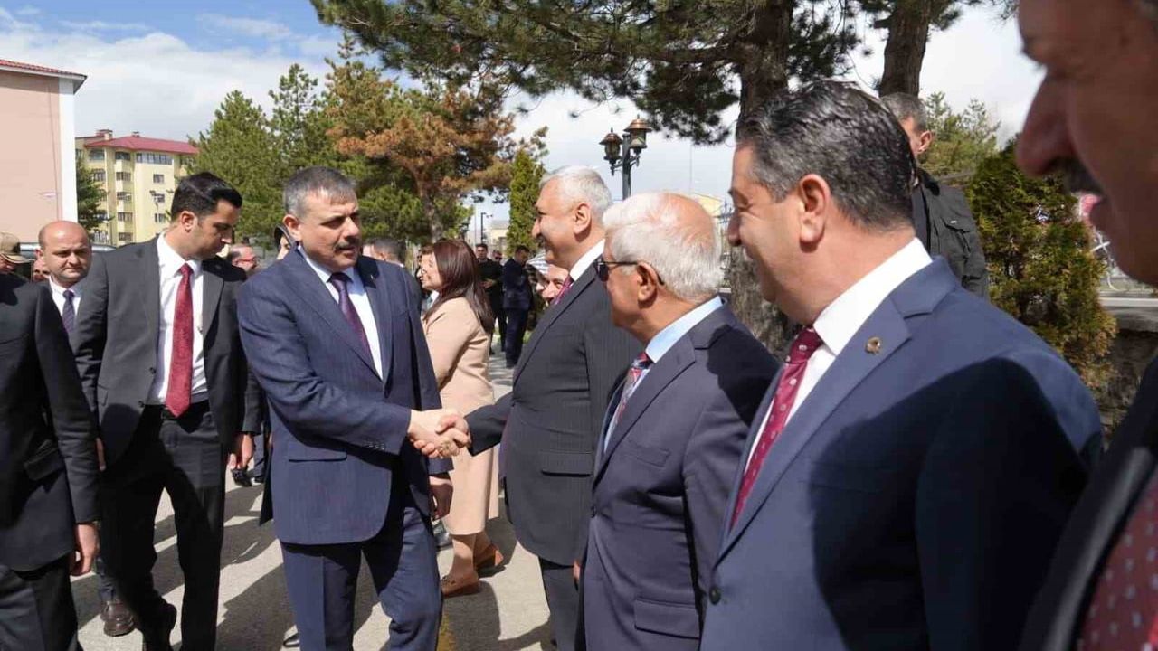 İçişleri Bakanı Mustafa Çiftçi Erzurum'da: Valilikte Asayiş ve Yatırım Brifingi
