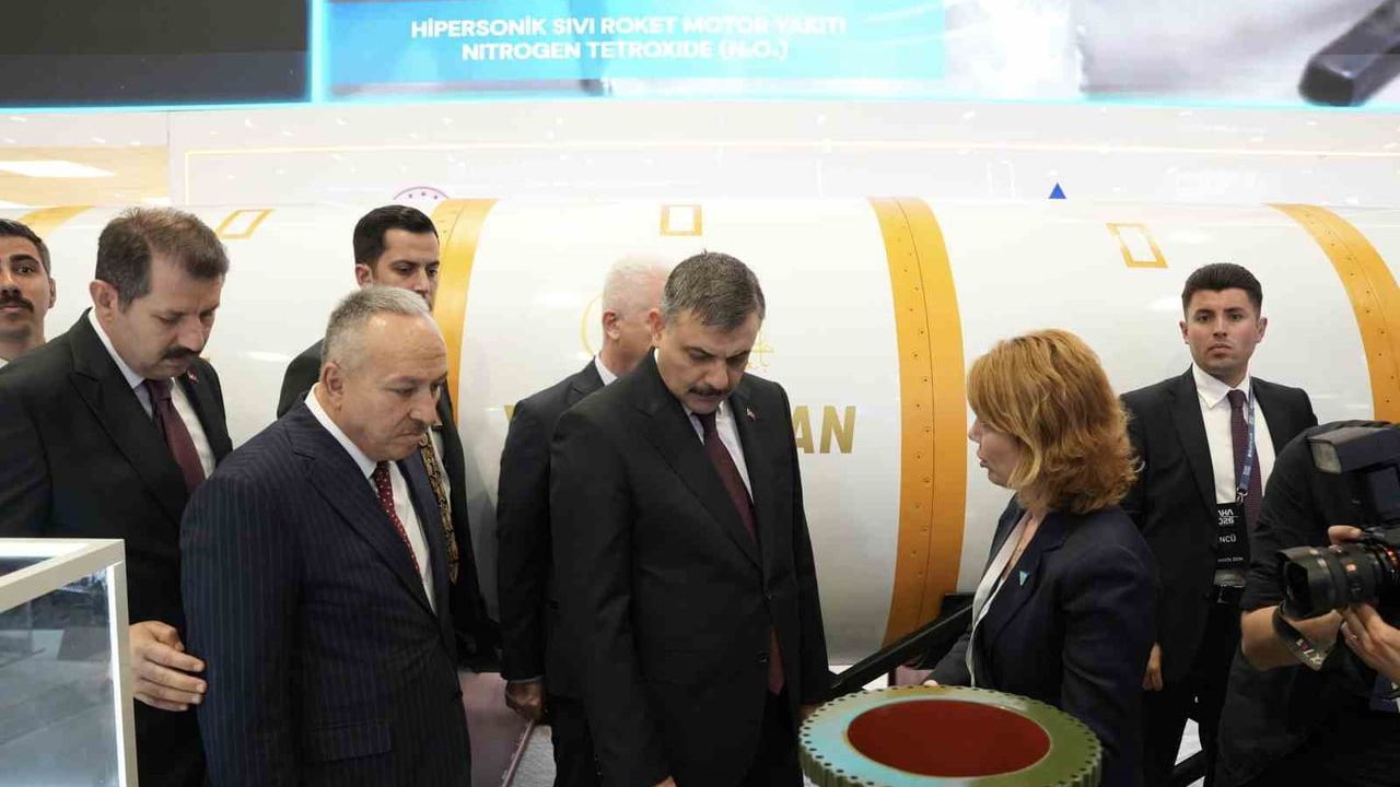 İçişleri Bakanı Mustafa Çiftçi SAHA 2026'da yerli ve milli ürünleri inceledi