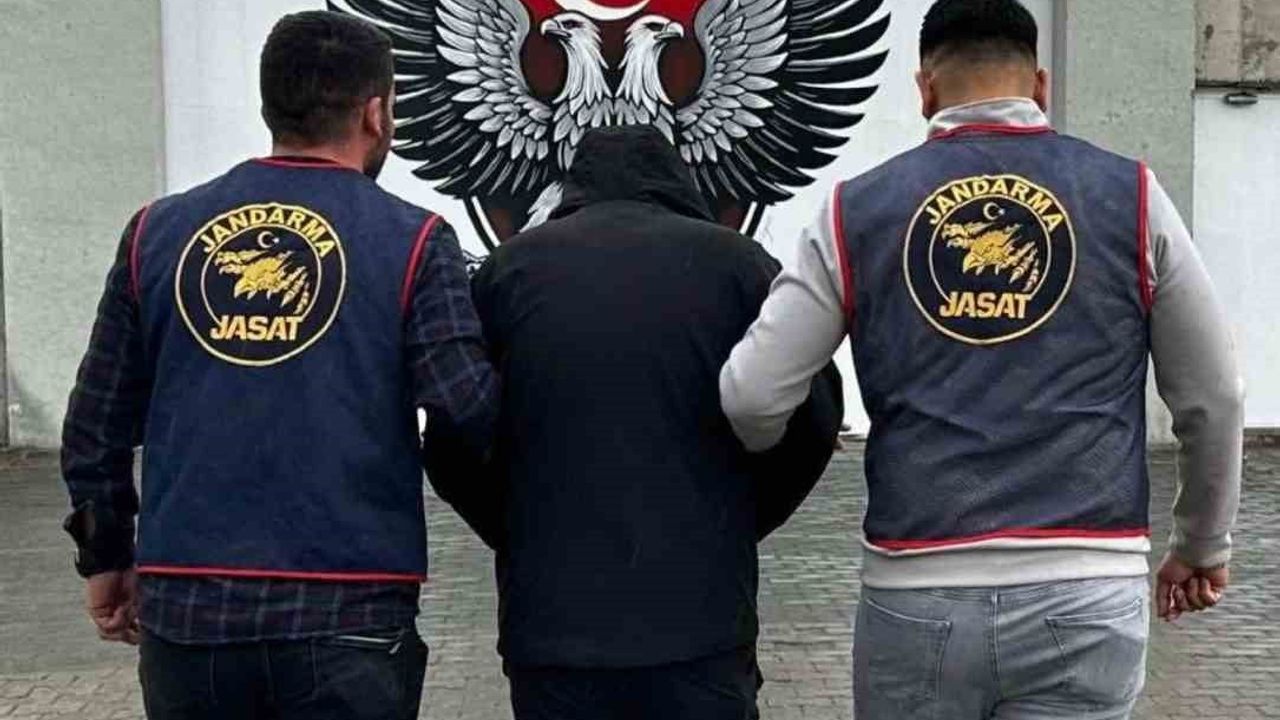 Iğdır'da JASAT Operasyonunda 15 Yıl Kesinleşmiş Hapis Cezası Bulunan Firari Yakalandı