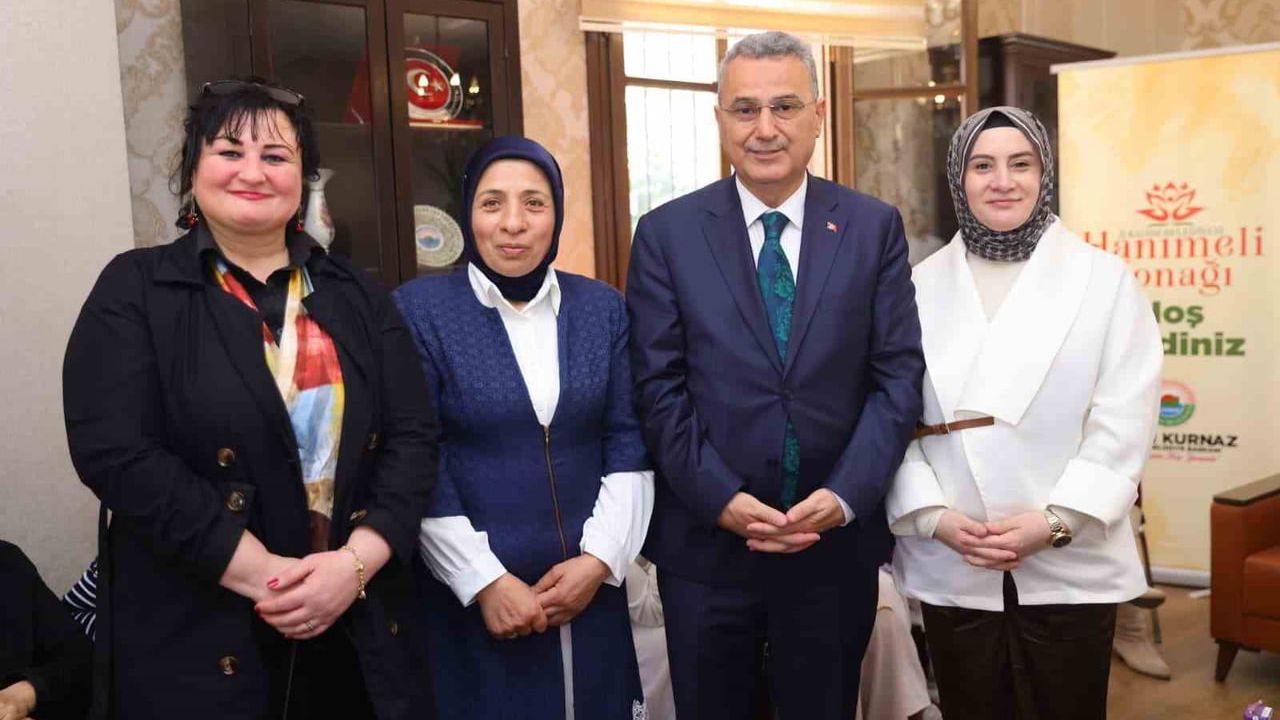İlkadım'da Hanımeli Konağı'nda bayramlaşma: Başkan İhsan Kurnaz hemşehrilerle bir araya geldi