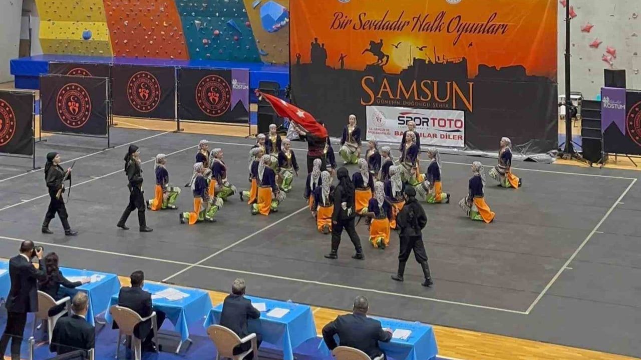 İlkadım Halk Oyunları Ekibi, Bölge Birincilikleriyle Türkiye Şampiyonası'nda Samsun'u Temsil Edecek