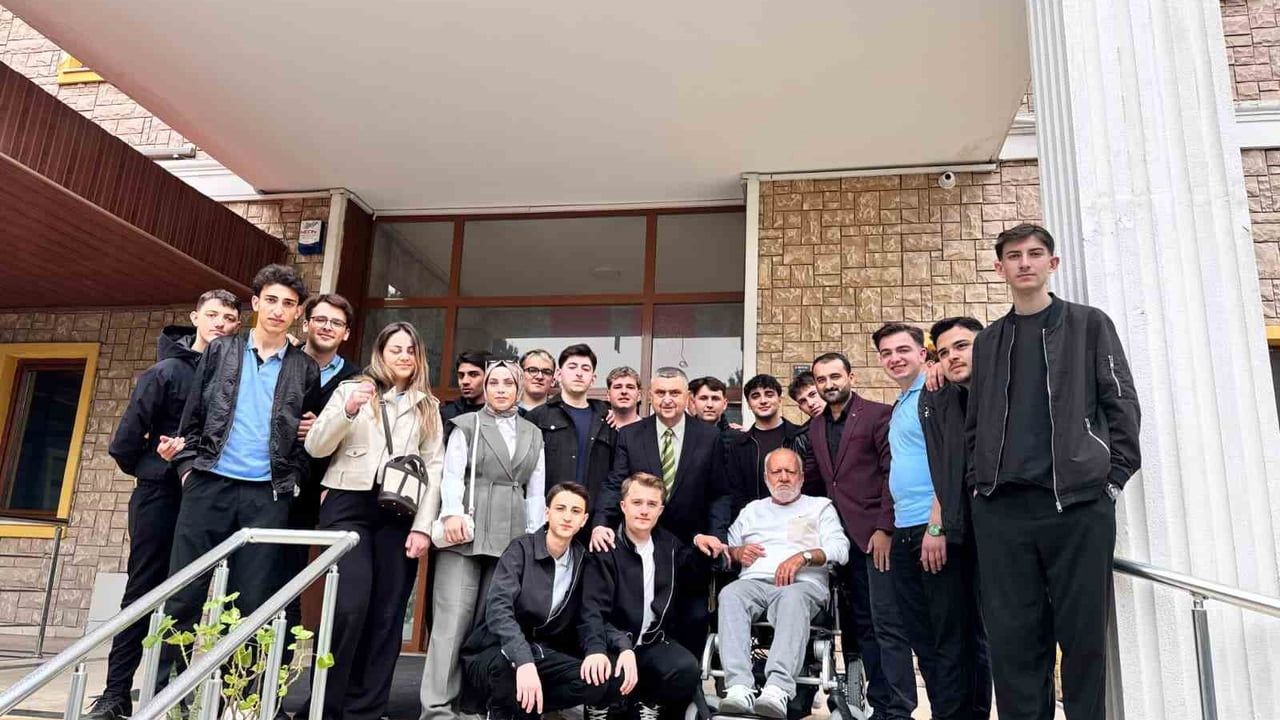 İnegöl’de Hacı Sevim Yıldız MTAL öğrencilerinden bayram öncesi bakım ve temizlik hizmeti