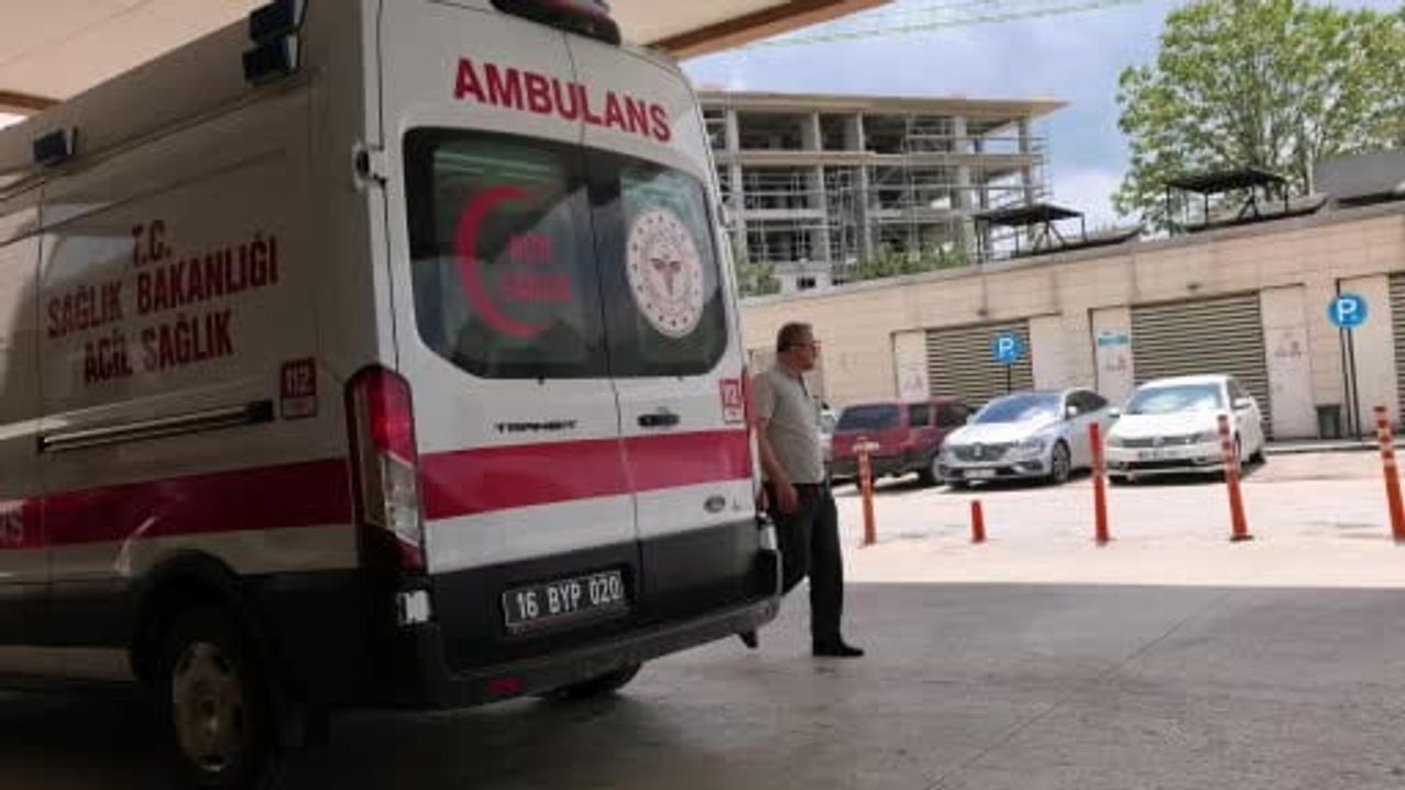 İnegöl'de kereste doğrama imalathanesinde iş kazası: işçi bileğinden yaralandı