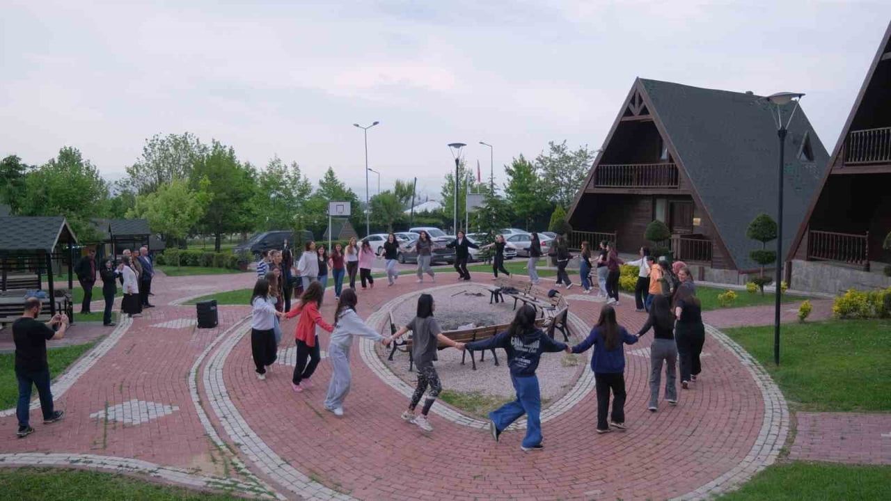 İnegöl'de 'Optik' Temalı Bilim Kampı Başladı — 32 Öğrenci DOSTUM'da Buluştu
