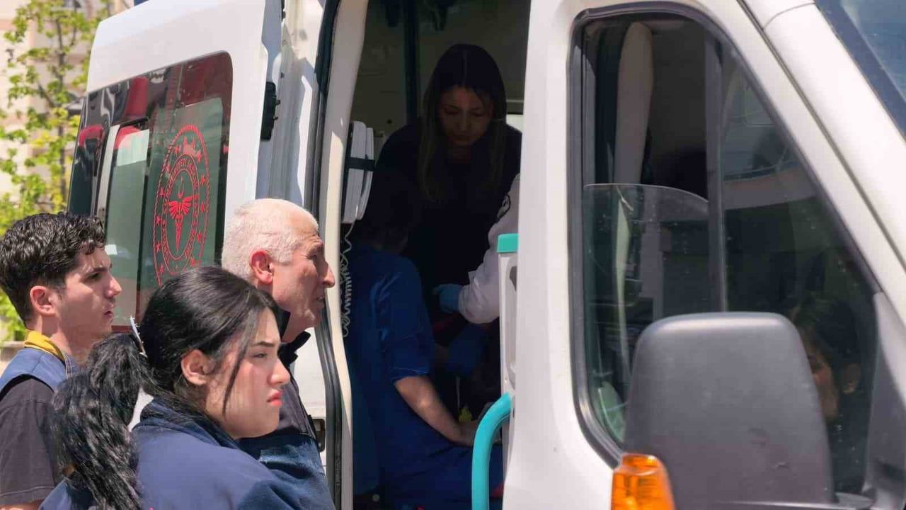 İnegöl'de saç kurutma makinesi patlaması zemin katta yangın çıkardı, 2 kişi dumandan etkilendi