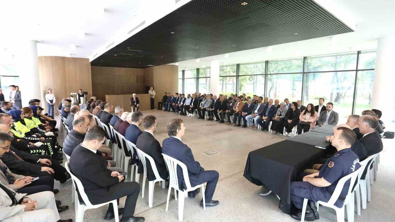 İnegöl protokolü, Kurban Bayramı öncesi son mesai gününde bayramlaştı