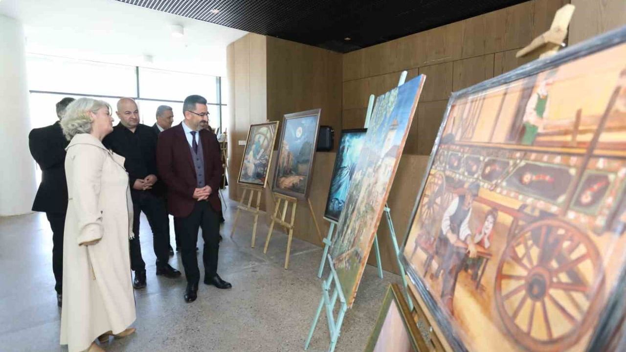 İNESMEK yağlı boya kursiyerlerinin ilk eserleri İnegöl'de sergilendi