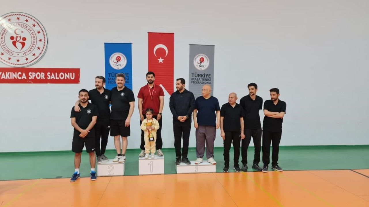 İnönü Üniversitesi, Malatya Masa Tenisi Kurumlar Ligi'nde İkinci Oldu