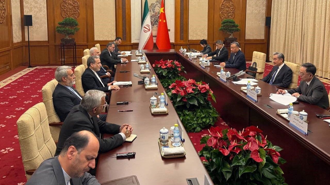 İran Dışişleri Bakanı Arakçi Pekin’de: Wang Yi ile ABD-İsrail Gerilimini Görüştü