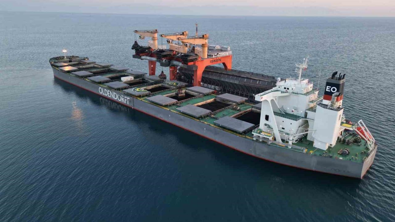 İSKEN Sugözü'nde Transshipper ile denizden kömür lojistiği