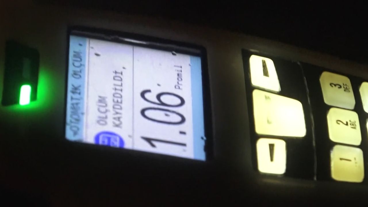 Isparta'da alkol denetiminde 1.06 promil çıkan sürücü; yolcu gazeteciye saldırdı