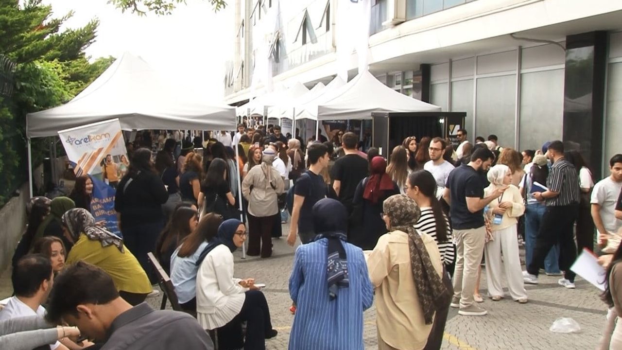 İstanbul Arel Üniversitesi'nde 'Sağlıkta Kariyer Günleri' ile 2 binden fazla öğrenci sektör temsilcileriyle buluştu