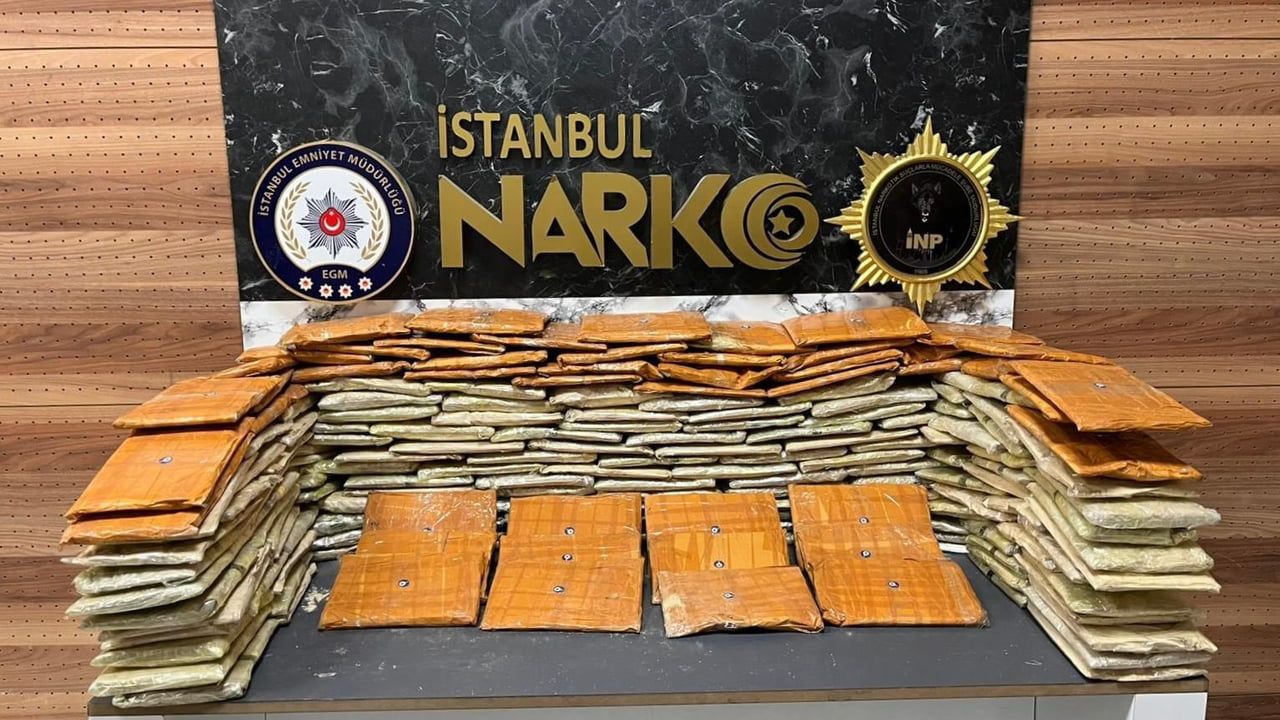 İstanbul Bağcılar'da kamyonette 92 kilo 500 gram eroin ele geçirildi, bir kişi gözaltında