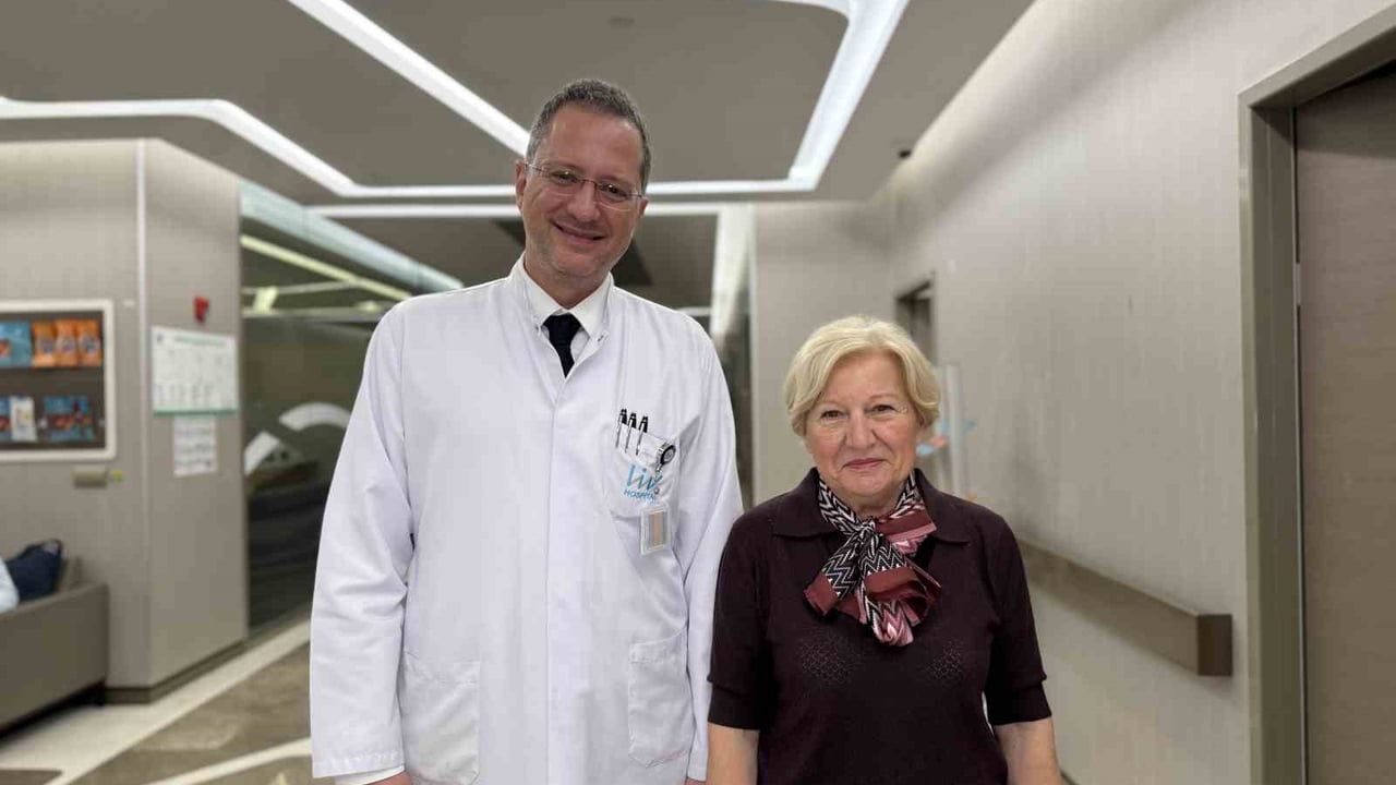 İstanbul’da check up’ta tespit edilen belirtisiz aort genişlemesi kapalı stent operasyonuyla tedavi edildi
