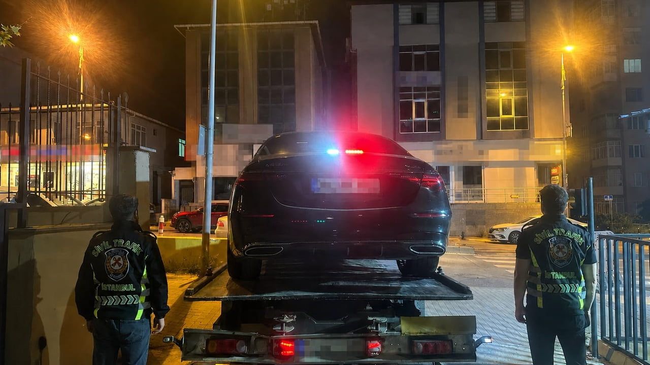 İstanbul'da izinsiz çakarlı araca 173 bin 392 TL ceza, araç 30 gün trafikten men edildi