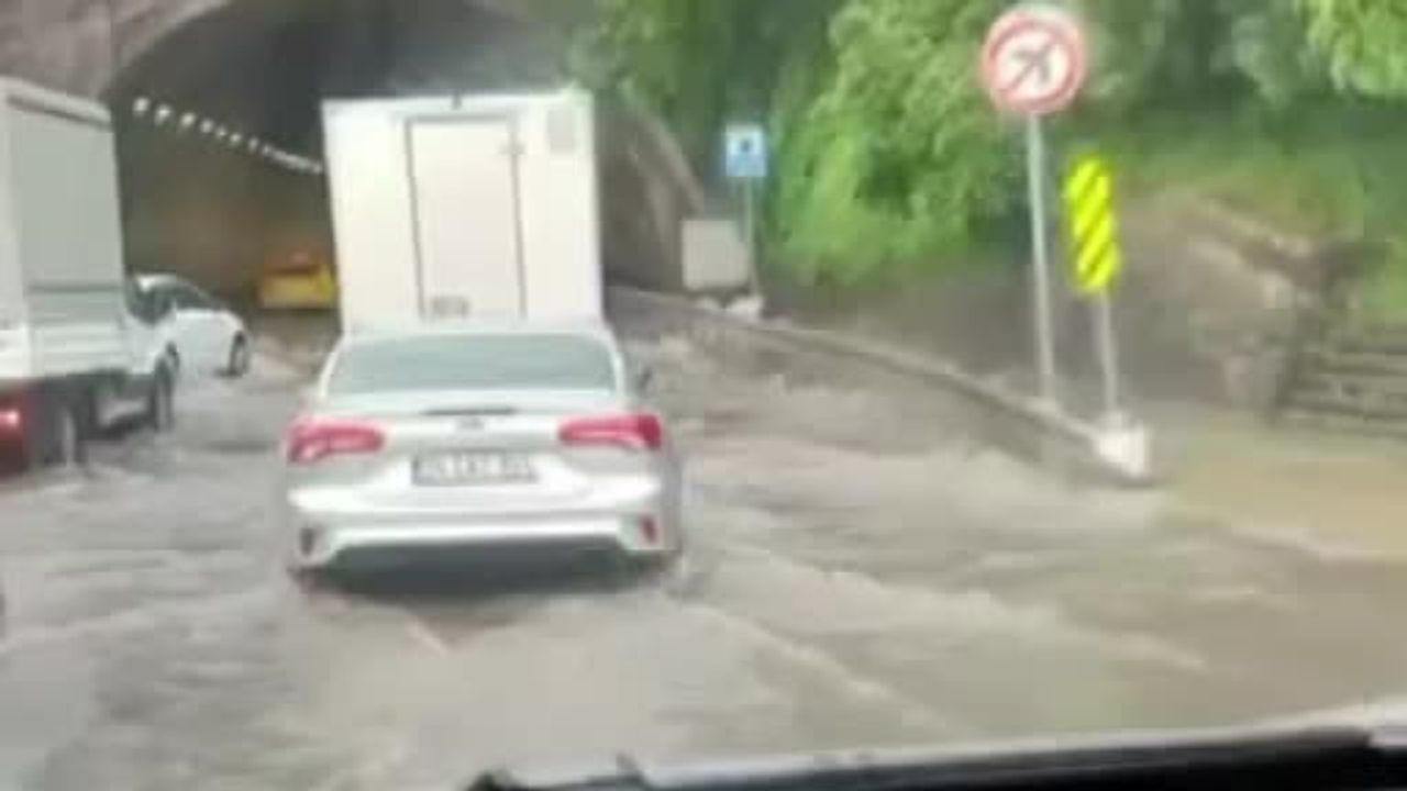 İstanbul’da sağanak etkisini artırdı: Maltepe Altıntepe Tüneli suyla doldu, trafik etkilendi