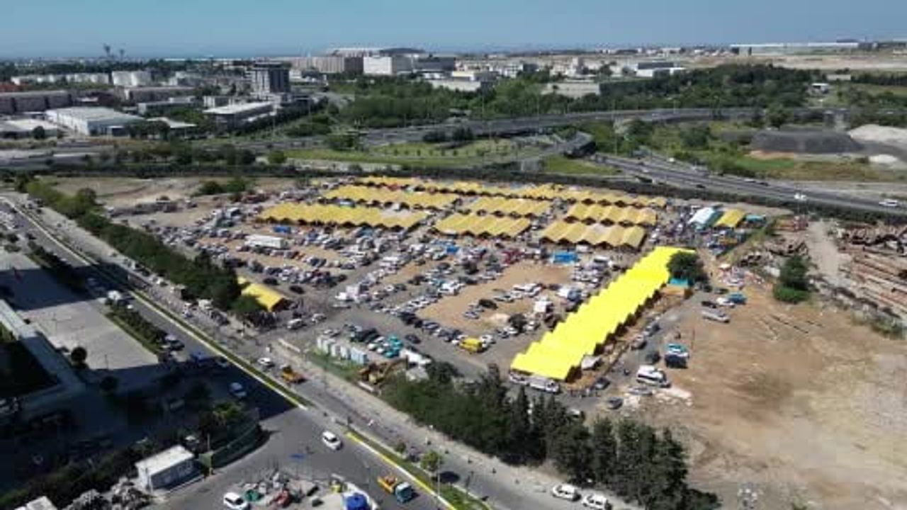 İstanbul Valisi Davut Gül Bahçelievler Kurban Satış ve Kesim Alanı'nda Hazırlıkları İnceledi