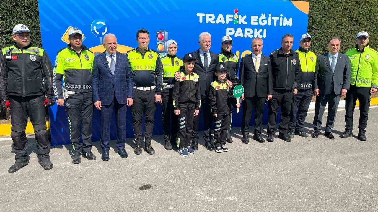 İstanbul Valisi Davut Gül: Trafik bilinci çocukluktan başlamalı
