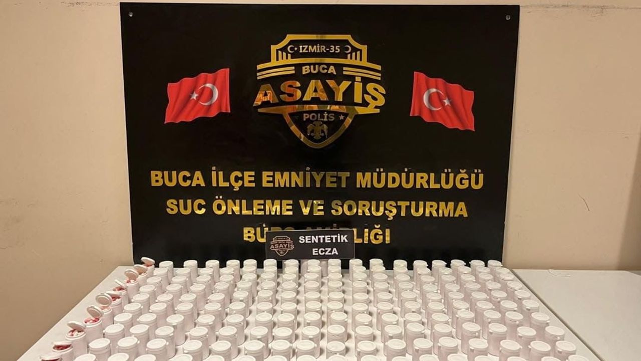 İzmir Buca'da Uyuşturucu Operasyonu: 10 bin 854 Sentetik Hap Ele Geçirildi, 1 Şüpheli Gözaltında