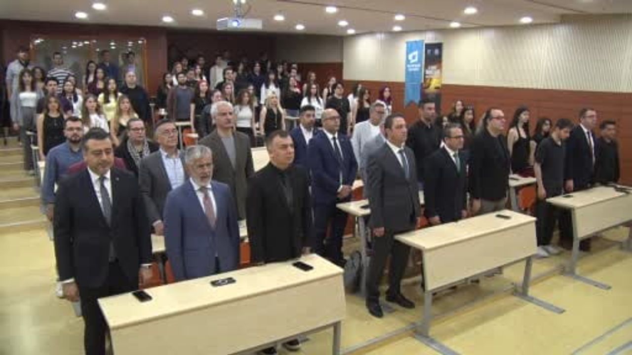 İzmir'de '15 Temmuz Manşetleri' Gazetecilik Atölyesi: Hafızayı Koru, Hakikati Yaz