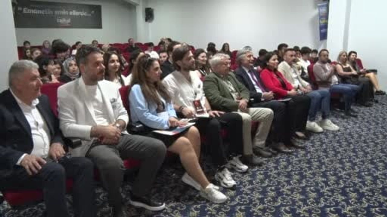 İzmir’de 'Ay ve Mars Köyü Projesi' finali yapıldı: Öğrenciler geri dönüşümle uzay yaşam üssü tasarladı