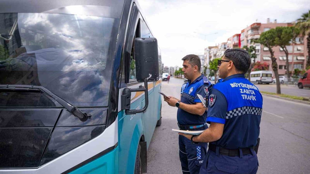 İzmir'de Kurban Bayramı Öncesi Taksi, Minibüs ve Servis Araçlarına Yönelik Denetimler Artırıldı