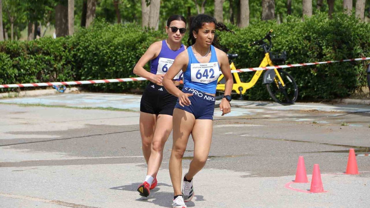 İzmir'de Yürüyüş Türkiye Şampiyonası: Aydınlı Sporculardan Şampiyonluk ve İkincilik