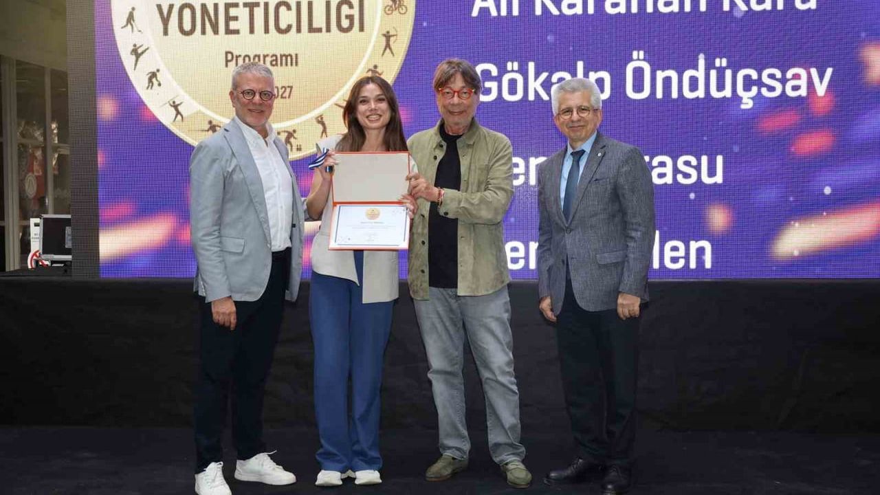 İzmir Ekonomi Üniversitesi Spor Yöneticiliği Programı ilk mezunlarını verdi