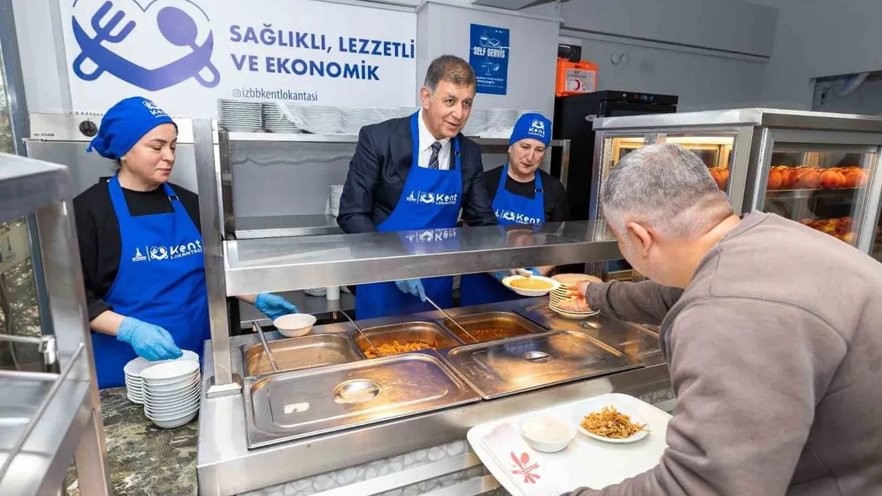 İzmir Kent Lokantaları dar gelirliye ekonomik ve sağlıklı menü sağlıyor