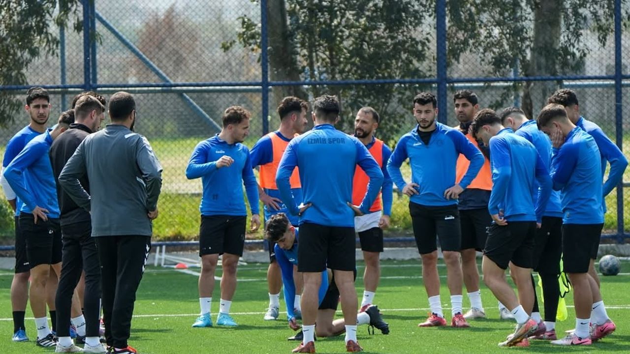 İzmirspor, BAL 8. Grup'ta 9. Sırada Tamamlamasına Rağmen Süper Amatör Lig'e Düştü