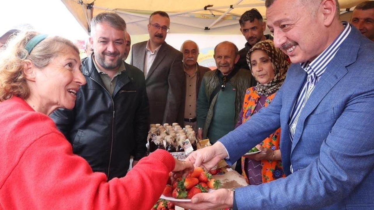 İzmit Sapakpınar'da 11. Çiftçi Şenliği: 1,5 milyar TL destek ve çekilişlerle üreticiye katkı
