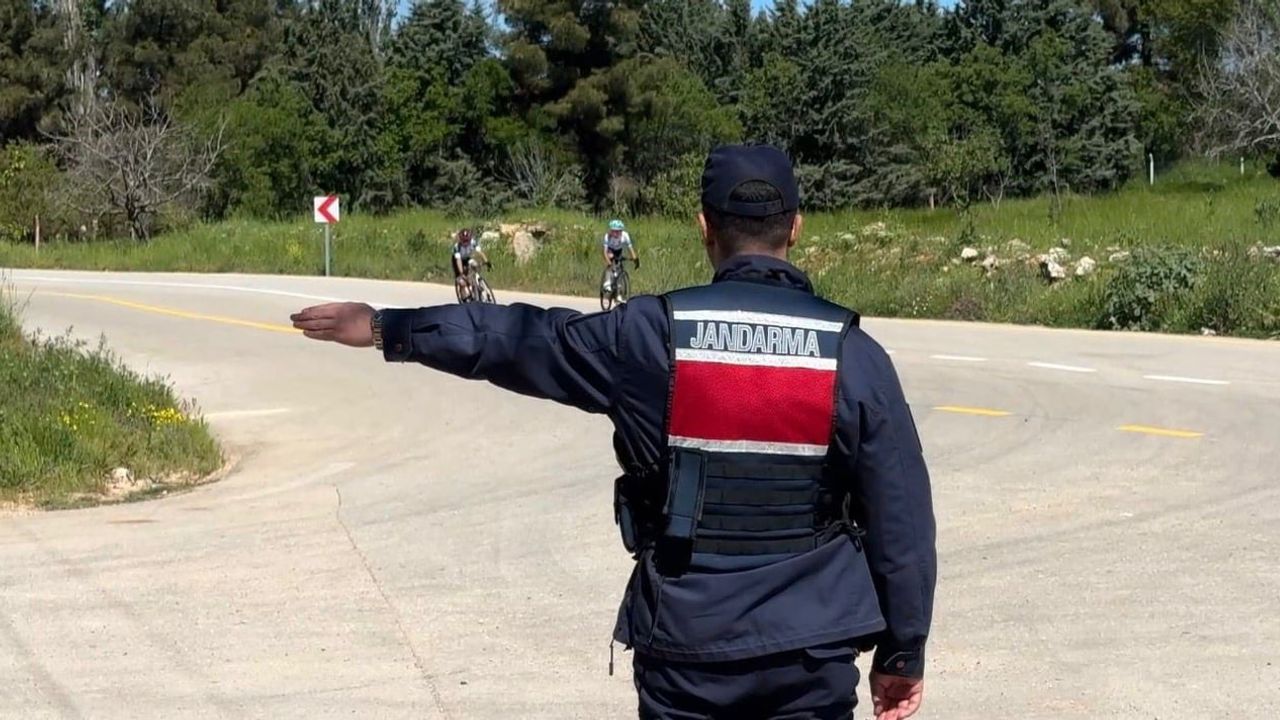 Jandarmadan Gaziantep'teki Bisiklet Türkiye Kupası 4. Etabında Geniş Güvenlik Önlemleri