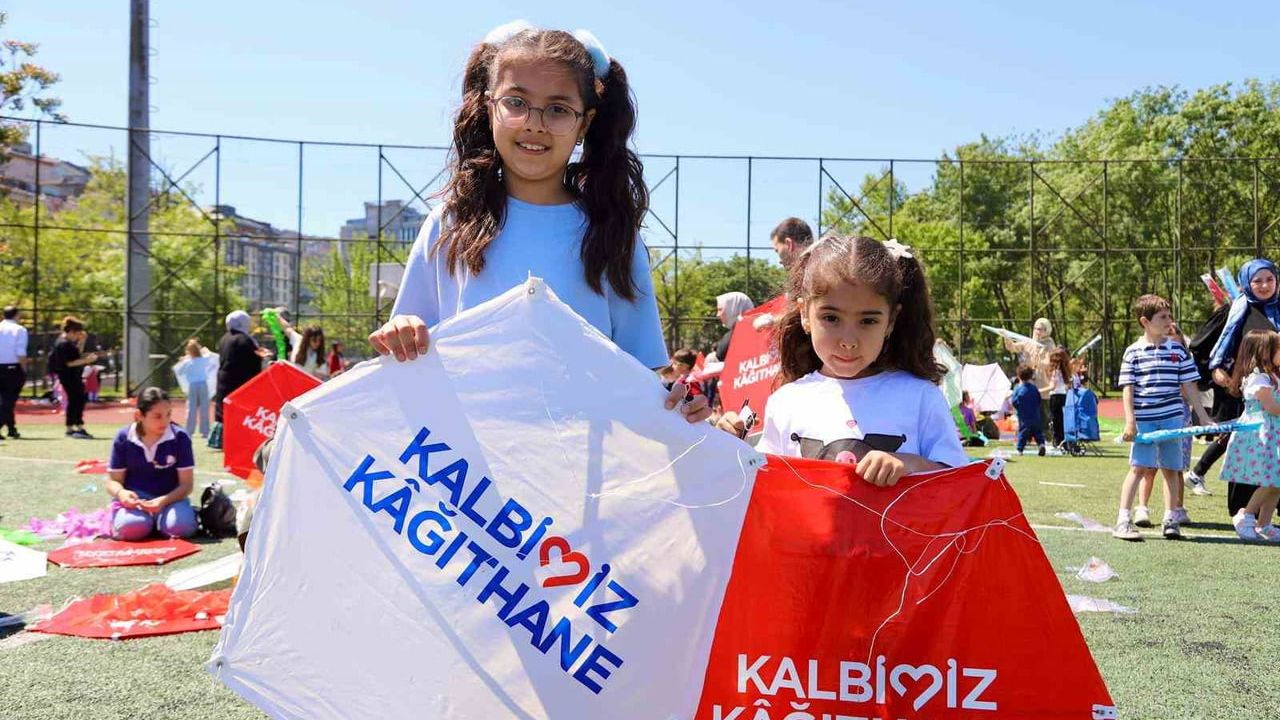Kağıthane'de Uçurtma Şenliği: 15 bin Uçurtma Dağıtıldı, Dereceye Girenlere Ödül Verildi