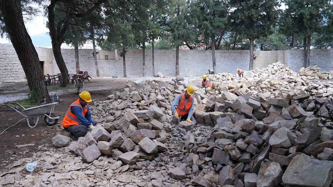 Kahramanmaraş Kalesi restorasyonu hızla ilerliyor: Yıl sonuna kadar ziyarete açılması planlanıyor