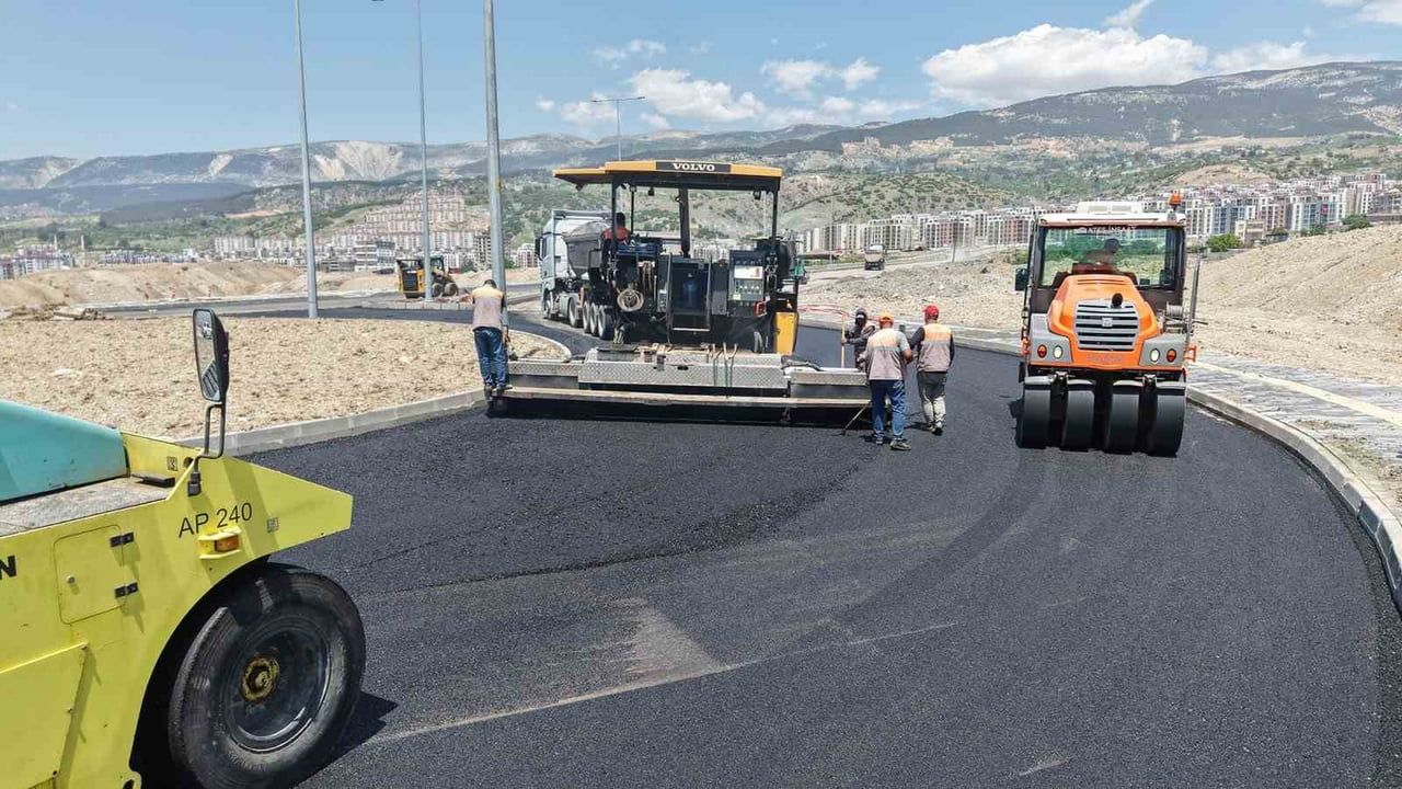 Kahramanmaraş'ta 11-17 Mayıs'ta 12 noktada kapsamlı sıcak asfalt çalışması