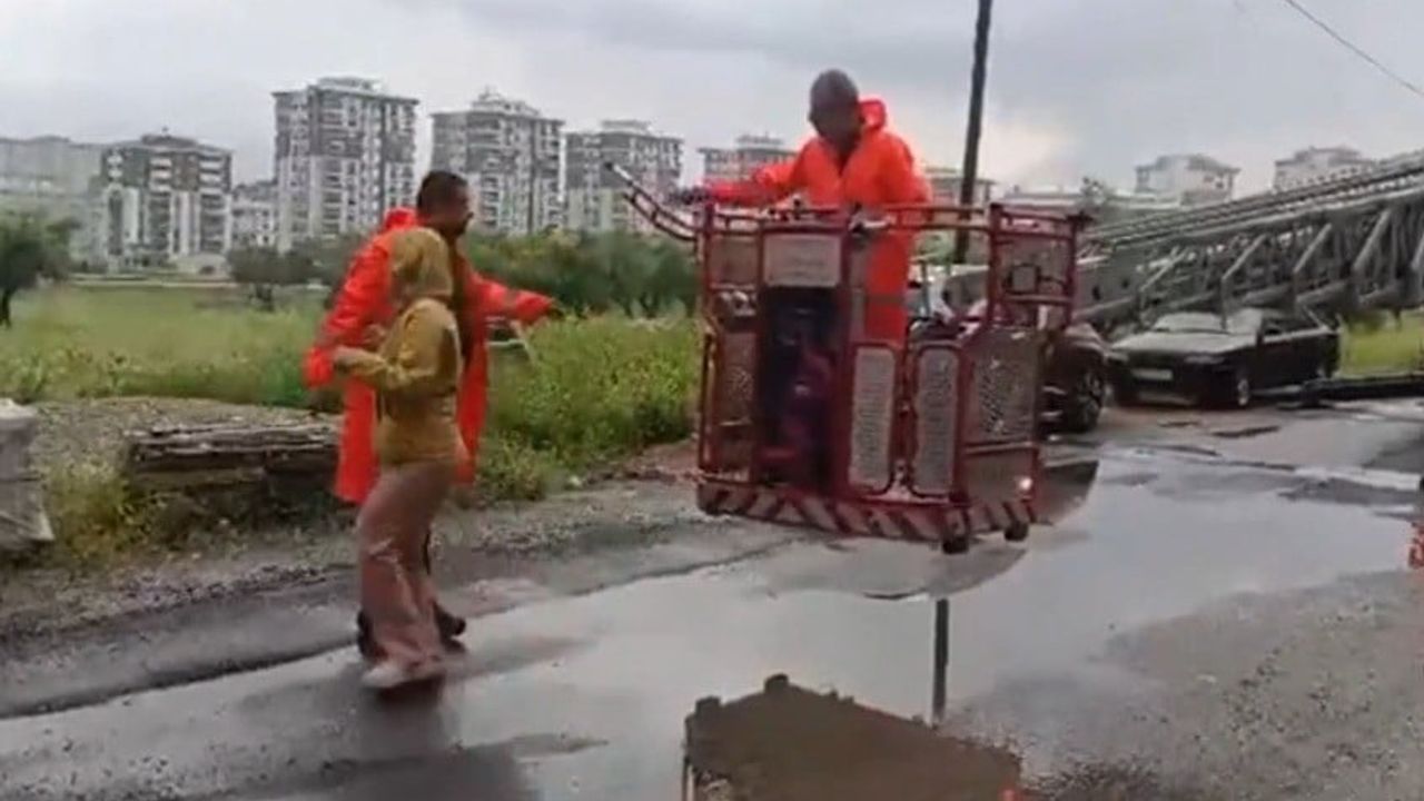 Kahramanmaraş’ta ev yangını: Engelli birey dahil 3 kişi itfaiye ekiplerince kurtarıldı