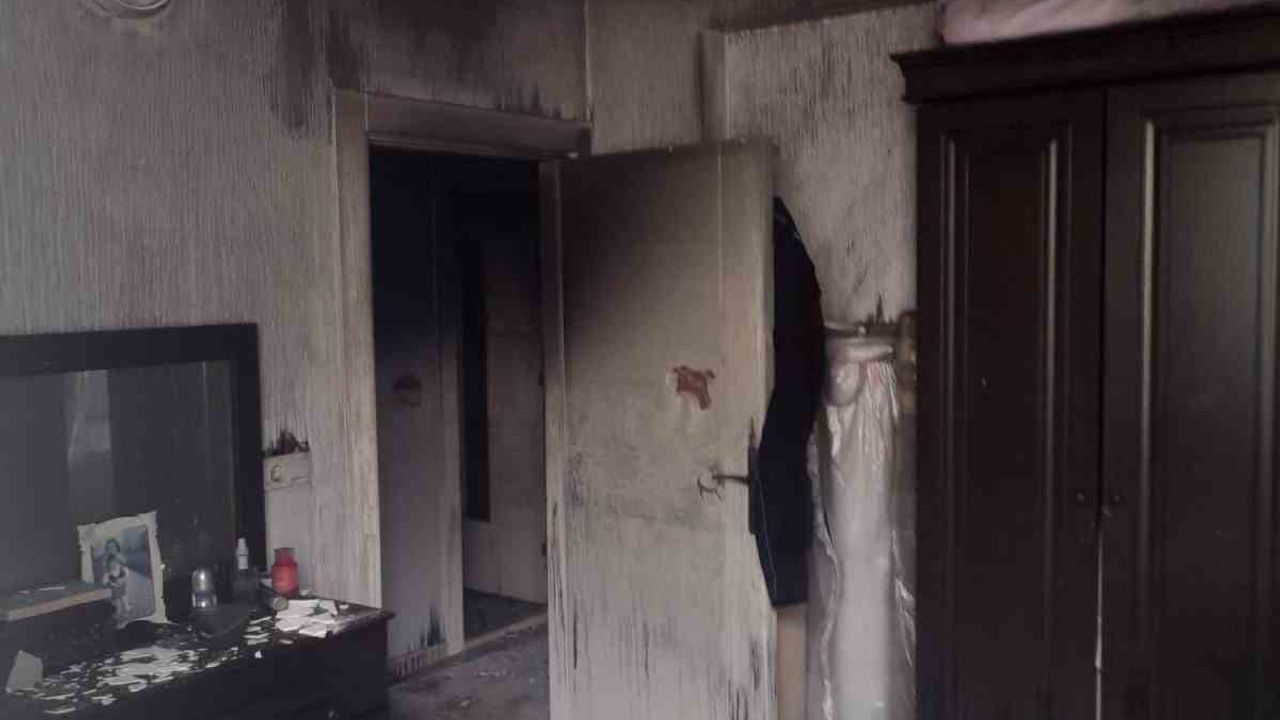 Kahramanmaraş'ta ikamet yangını: 14 yaşındaki çocuk dumandan etkilendi, itfaiye müdahalesiyle söndürüldü