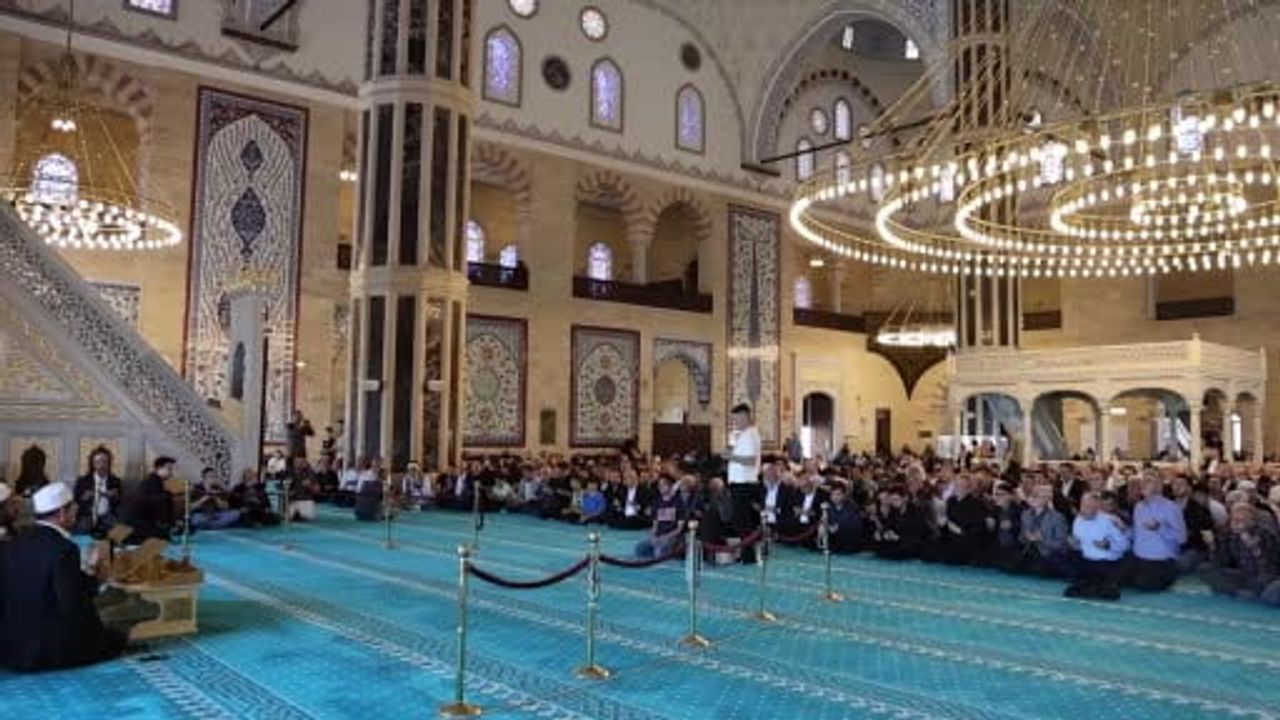 Kahramanmaraş'ta okul saldırısında hayatını kaybeden Kerem'in babası: 'Bayram bize gelmedi, isimleri yaşatılsın'