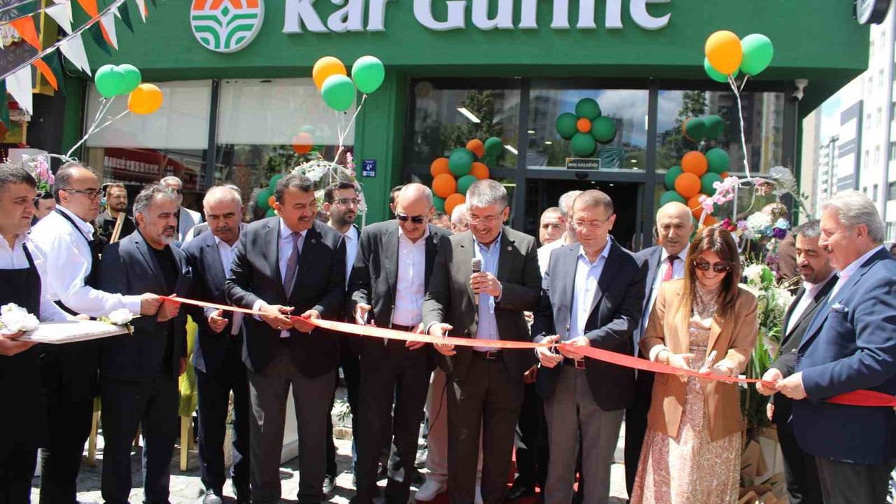 Kar Gurme Talas'ta açıldı: Kayseri'de Karadeniz yöresel ürünleri satışa sunuldu