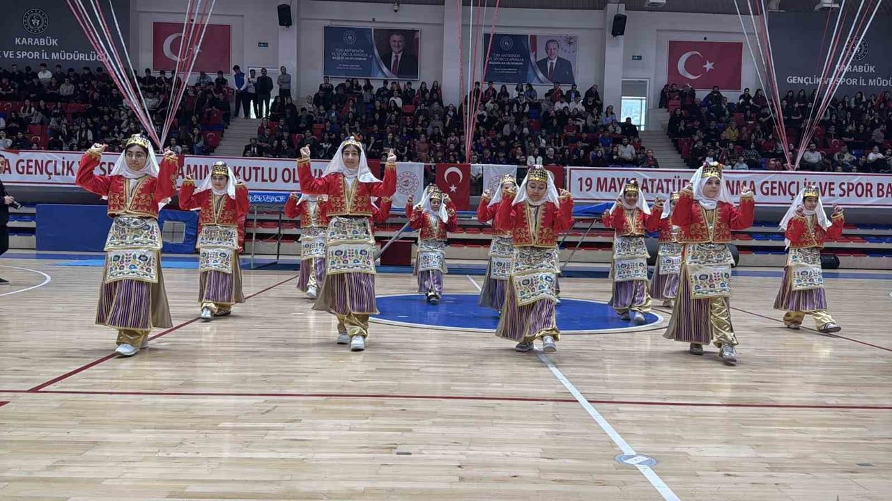 Karabük'te 19 Mayıs coşkuyla kutlandı