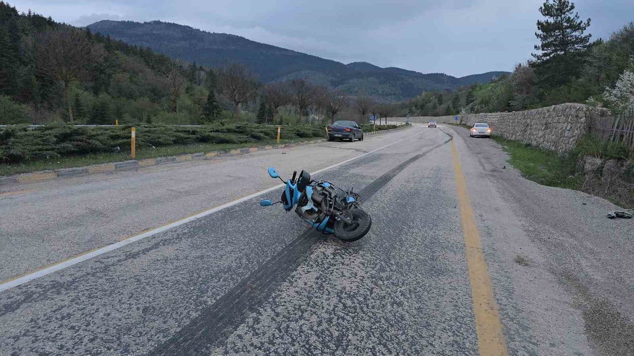 Karabük’te kavşakta otomobil ile motosiklet çarpıştı: 1 kişi hayatını kaybetti