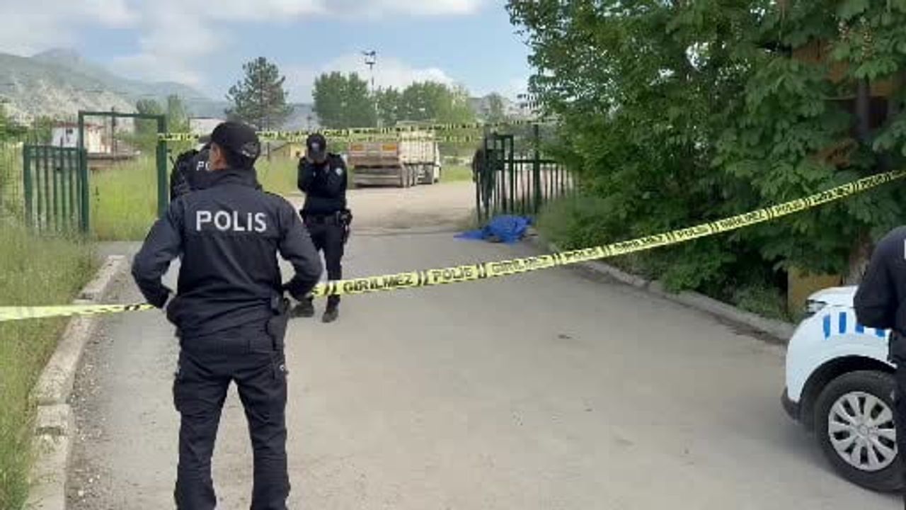 Karabük'te sokakta hareketsiz bulunan kişi hayatını kaybetti