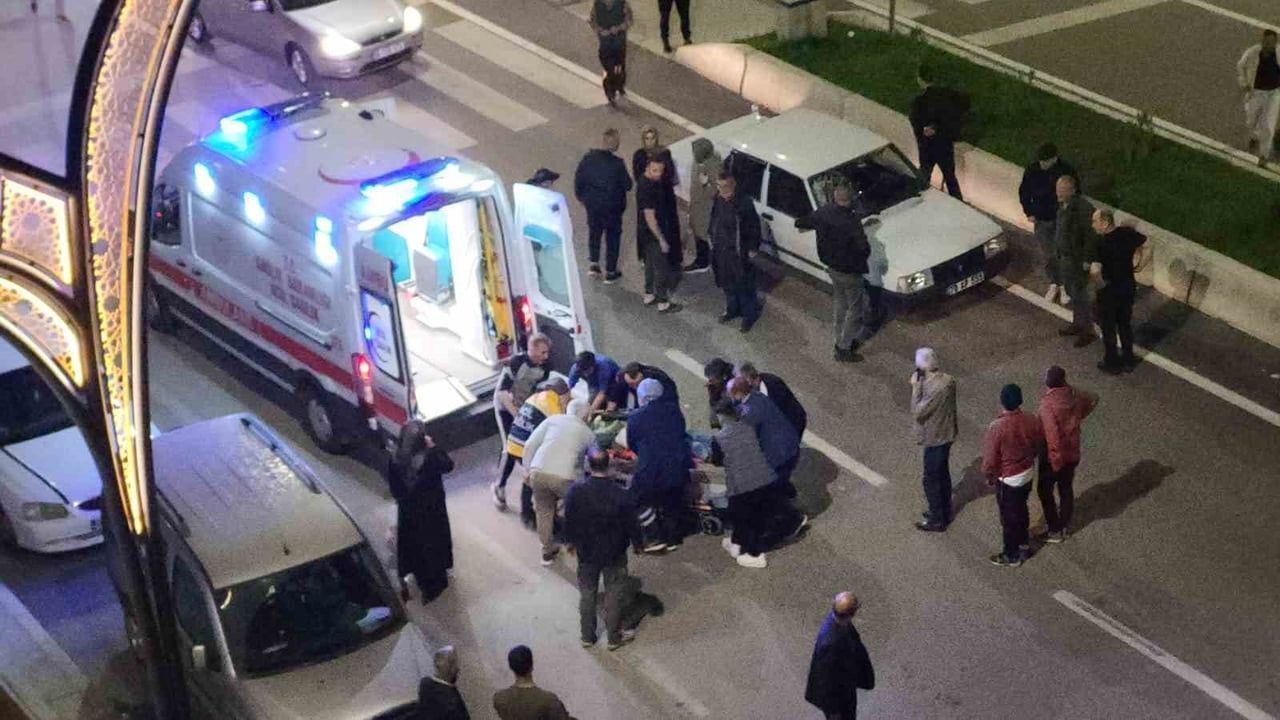 Karabük'te yaya geçidinde otomobil çarpması: Yaya yaralandı