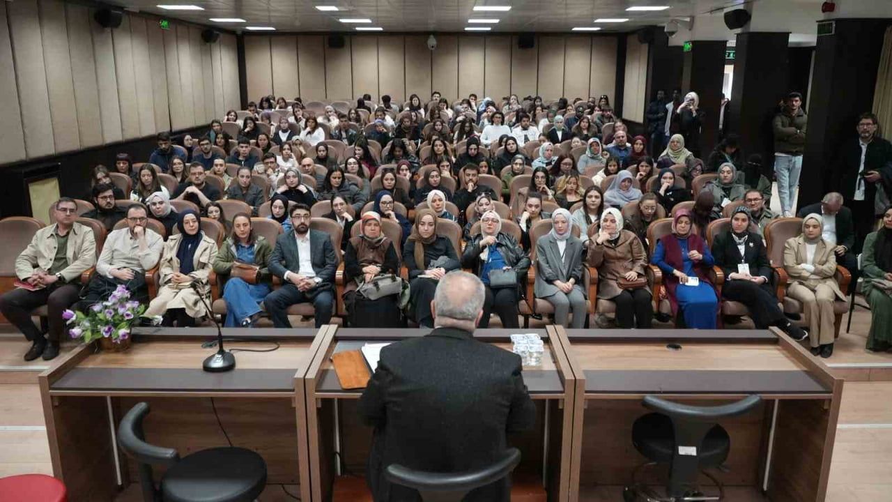 Karabük Üniversitesi'nde "Modern Dünyada Aile: Değişim ve Dönüşüm Süreçleri" konferansı düzenlendi