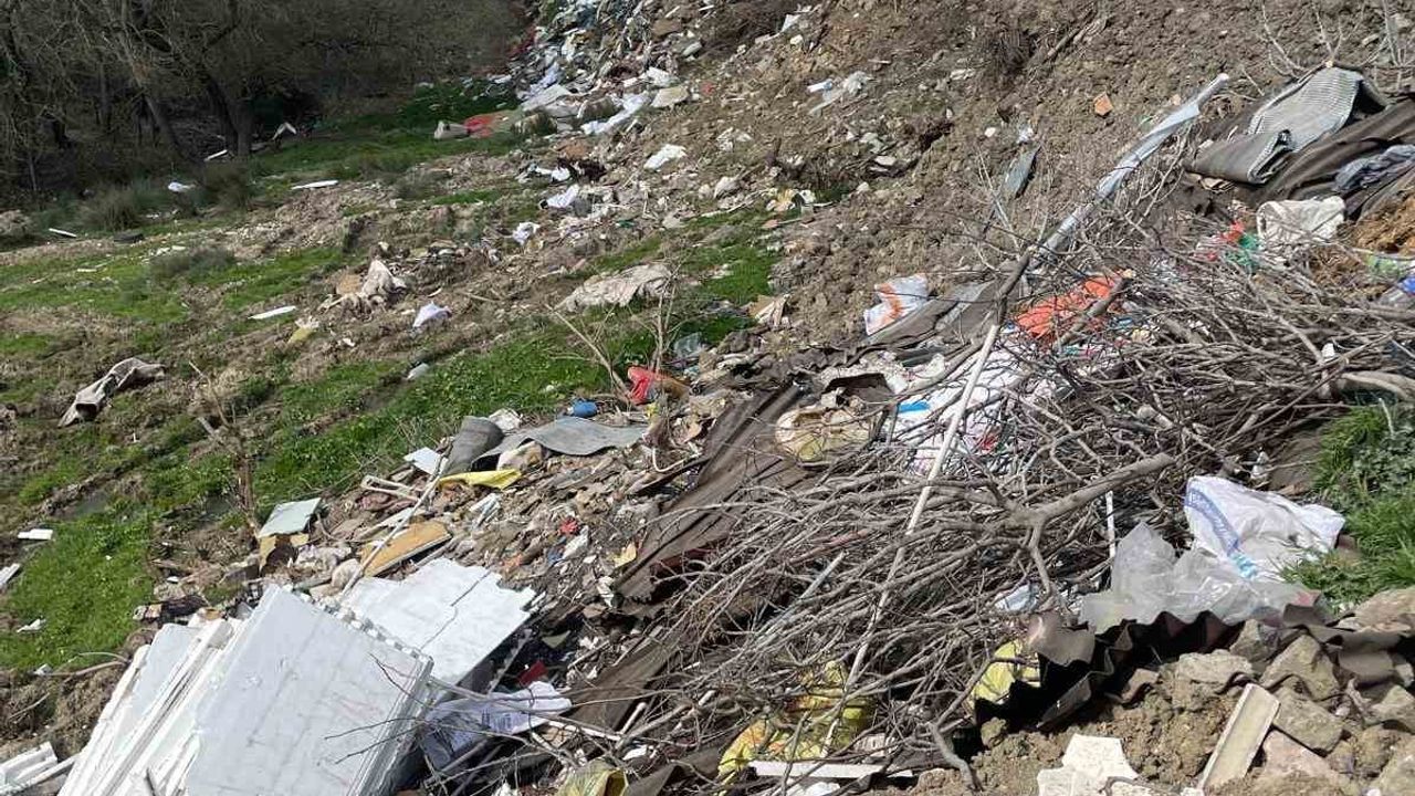 Karacakılavuz'da çöp dökümü iddiası: Dere yatağı ve tarım arazileri tartışılıyor