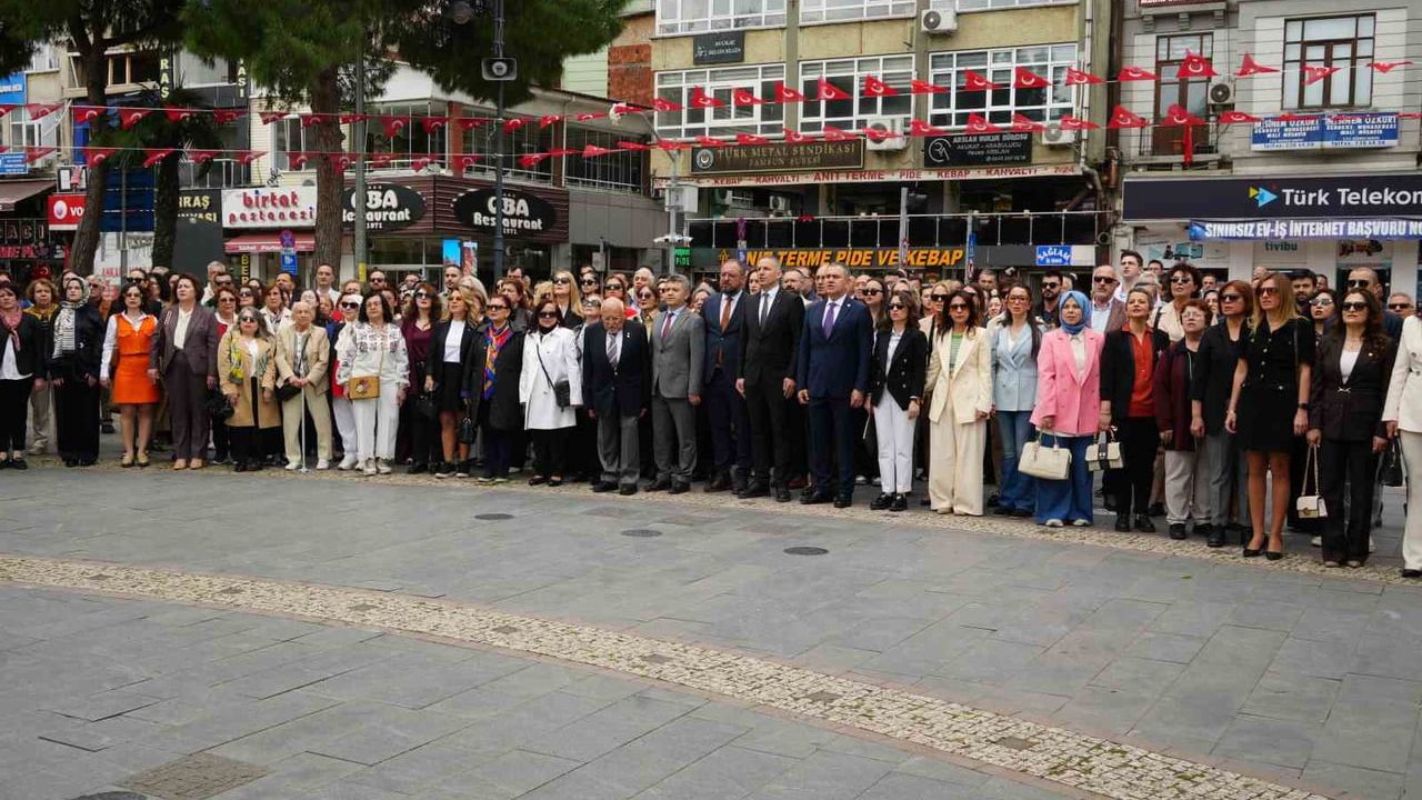Karacan: Her yıl yaklaşık 3 bin 800 eczacı mezun oluyor, istihdam sorunu büyüyor