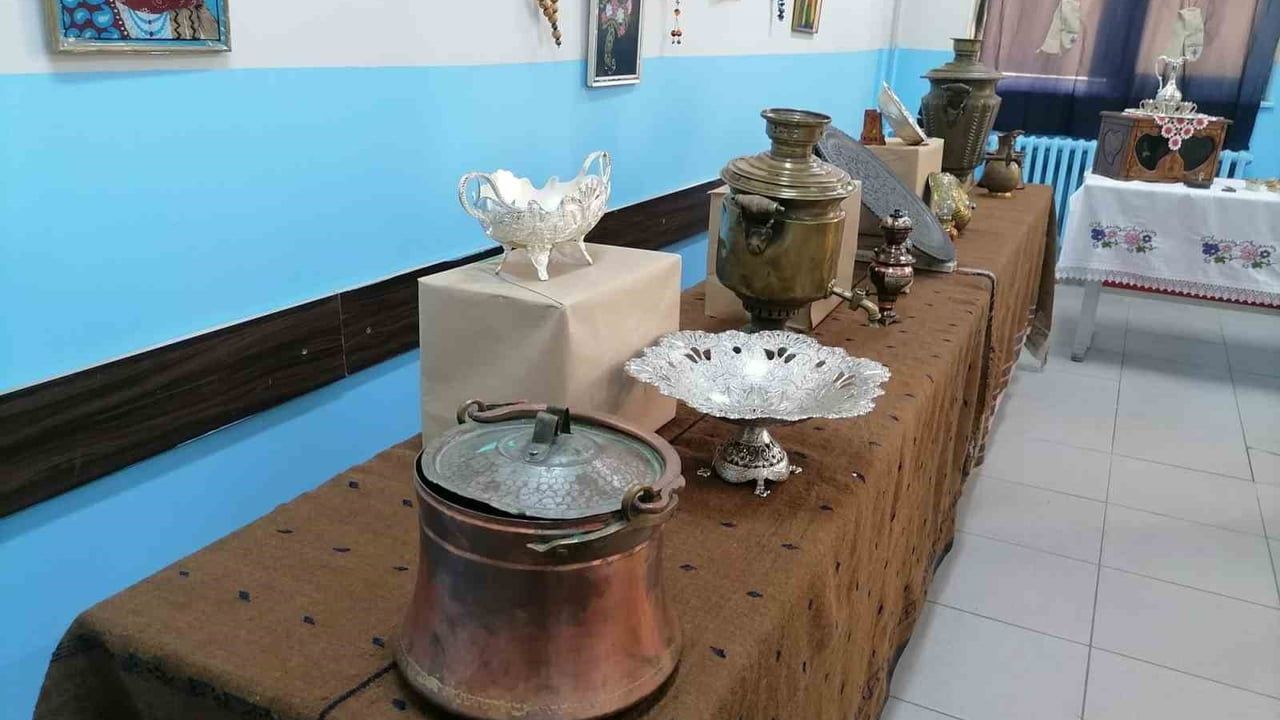 Karaçoban'da 'Çocuklar için bir adım, gelecek için büyük bir iz' sergisi ziyarete açıldı