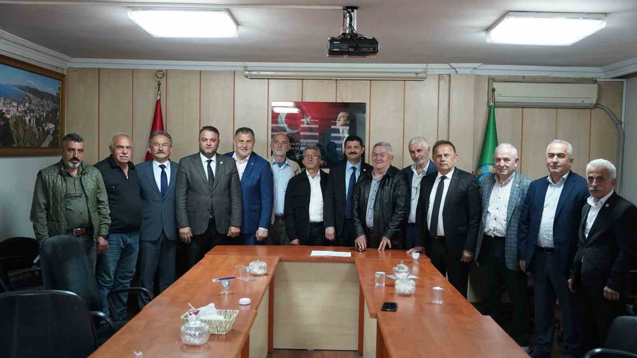 Karadeniz'de 2026 yaş çay sezonunda günlük yevmiye 3 bin TL olarak kararlaştırıldı