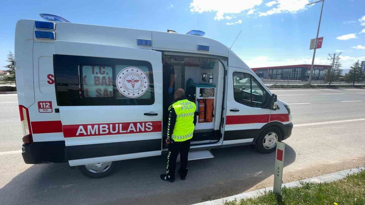 Karaman’da elektrikli bisiklet devrildi: 1’i ağır 2 yaralı